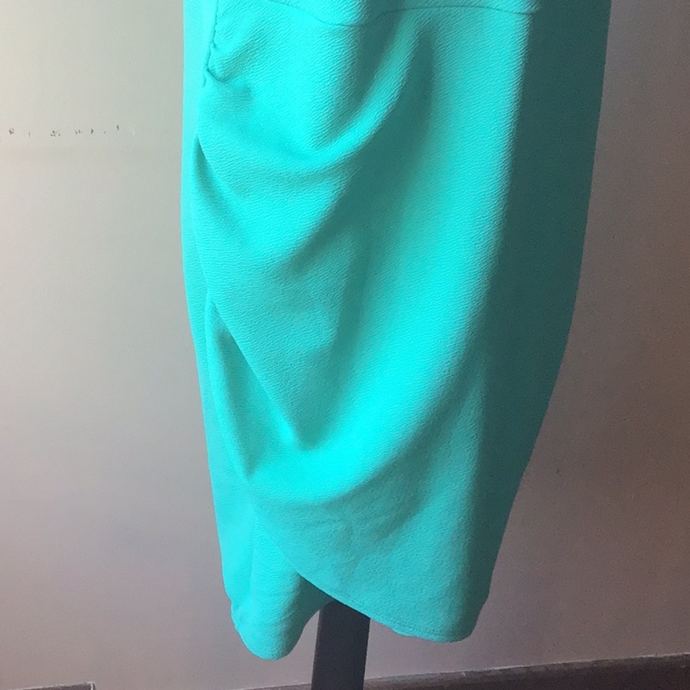 Pretty dress - Picture 4 of 5